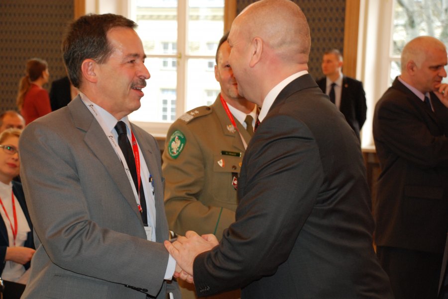 na zdjęciu ambasador USA w Polsce Stephen Mull i Szef CBA Paweł Wojtunik