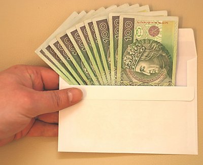 Pół miliona łapówki za kontrakt z NFZ