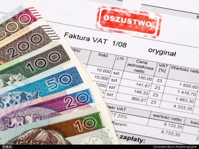 Banknoty leżą na dokumentach