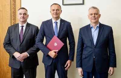 Szefa CBA Pan Tomasz Strzelczyk, Zastępca Szefa CBA Pan Cezary Luba, Minister Koordynator Służb Specjalnych Pan Tomasz Siemoniak