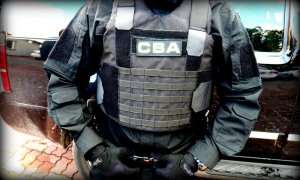 Three arrests for claiming to have influences in courts